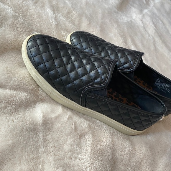 Steve Madden Sneakers!! - Picture 4 of 4